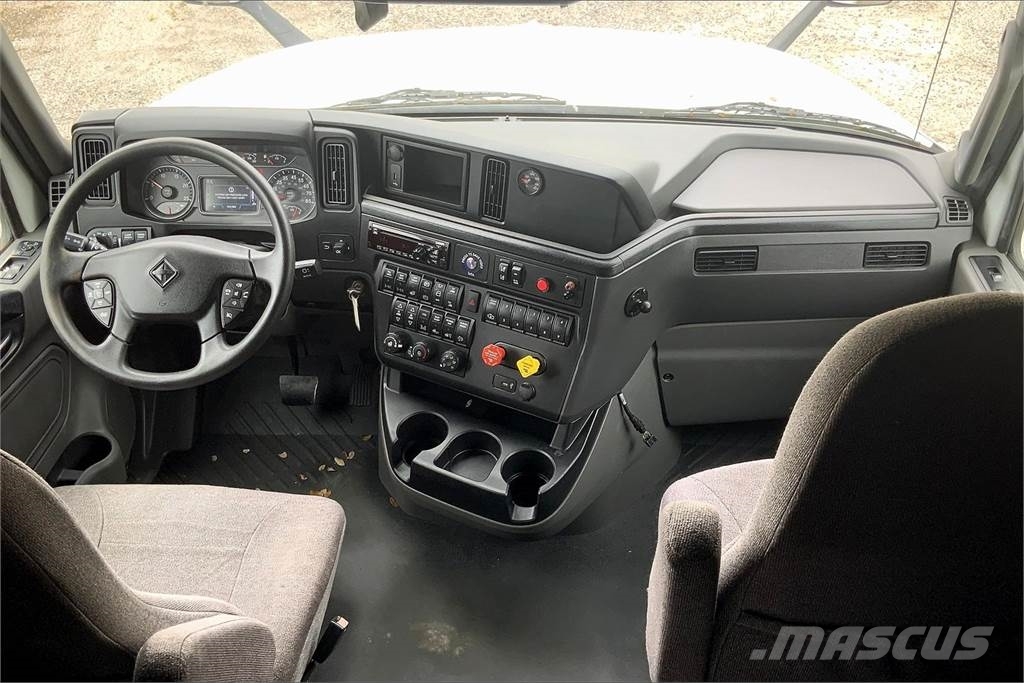 International LT625 6x4 Prime Movers