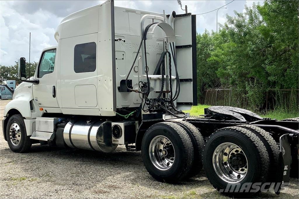 International LT625 6x4 Prime Movers