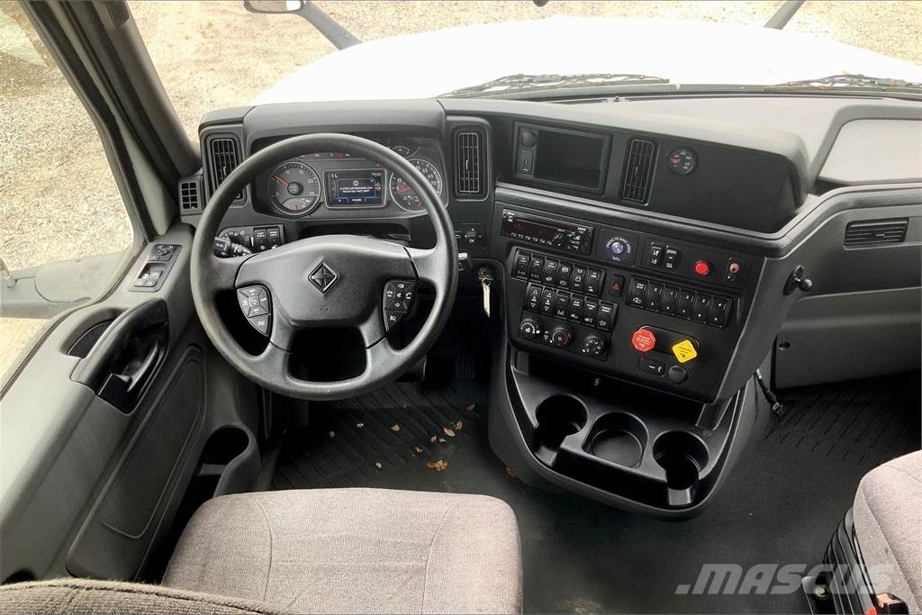 International LT625 6x4 Prime Movers