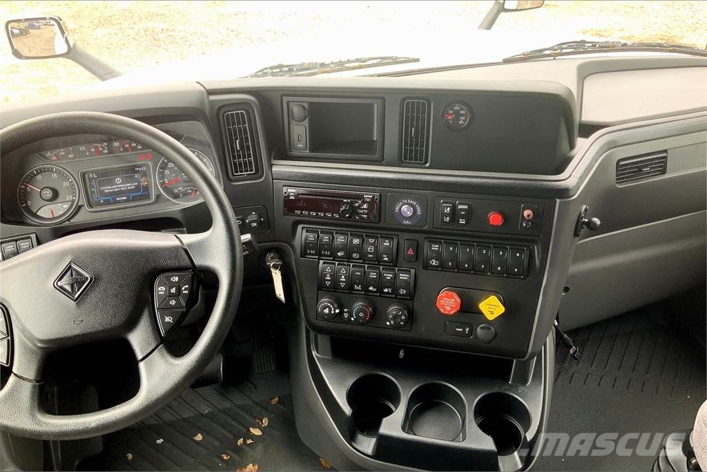 International LT625 6x4 Prime Movers
