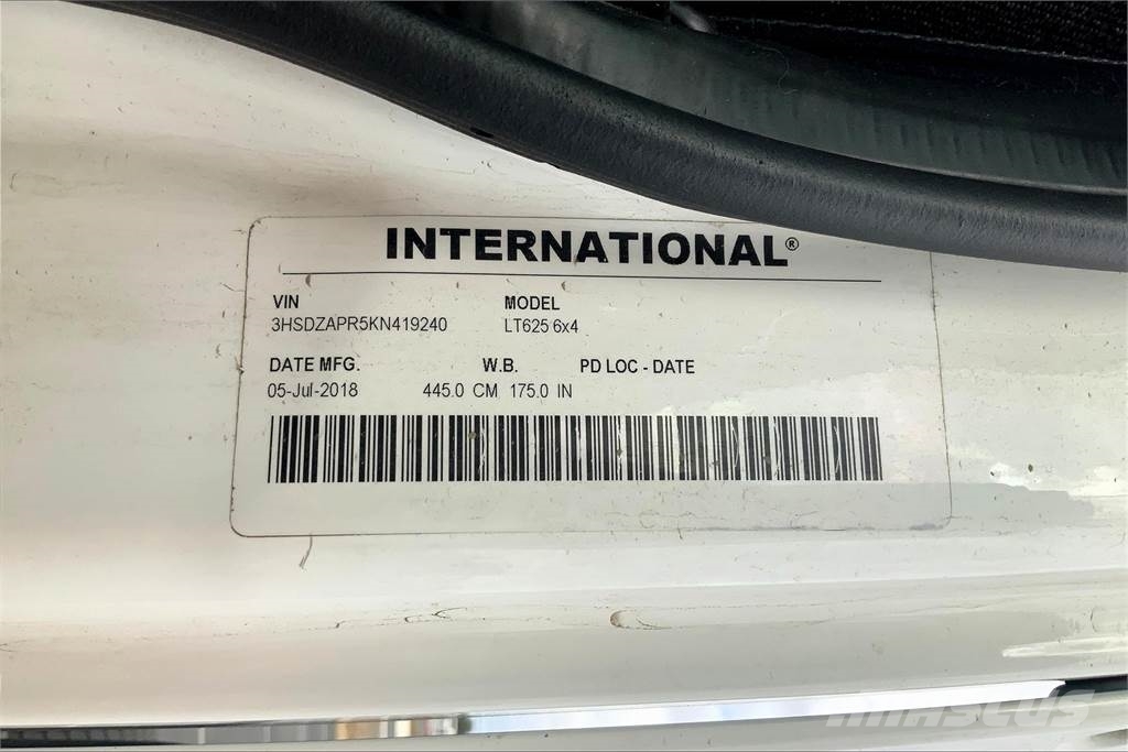 International LT625 6x4 Prime Movers