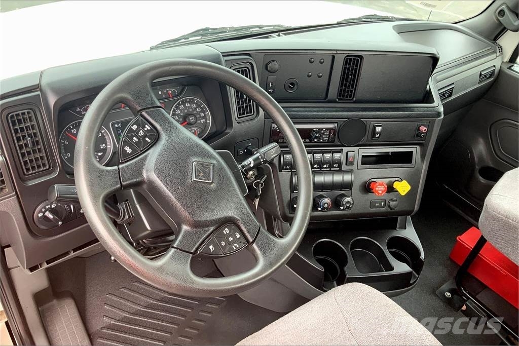 International LT625 6x4 Prime Movers