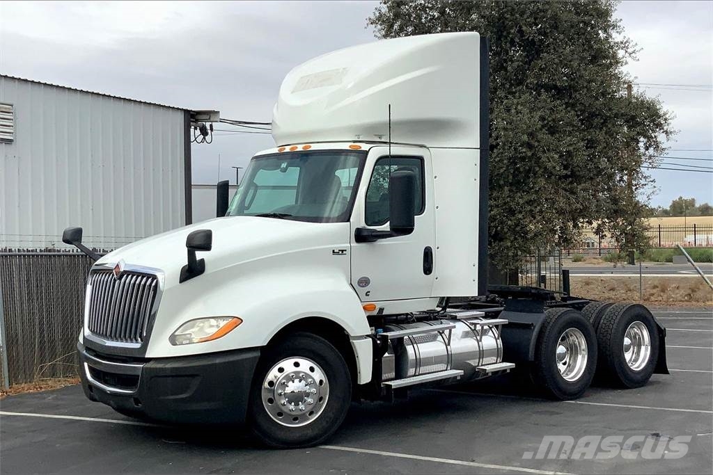 International LT625 6x4 Prime Movers