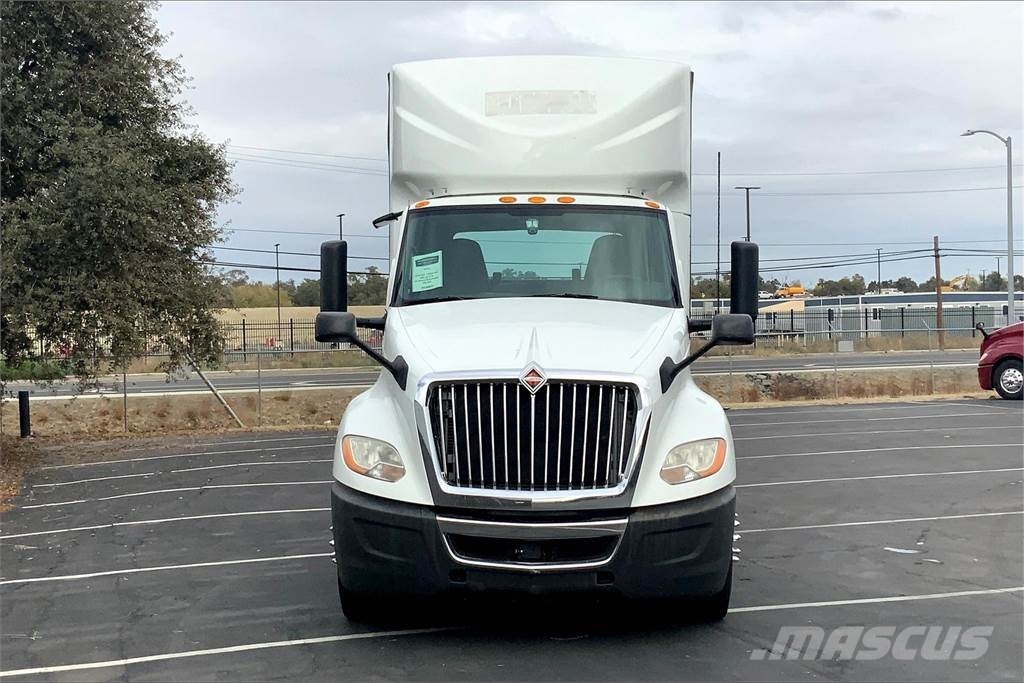 International LT625 6x4 Prime Movers