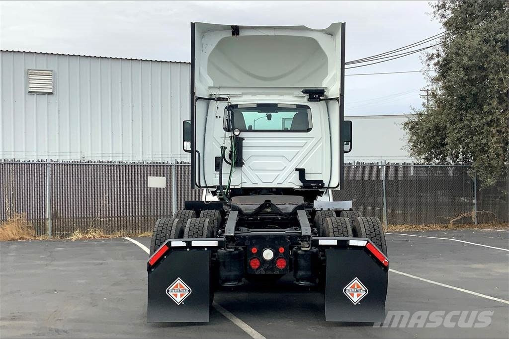 International LT625 6x4 Prime Movers