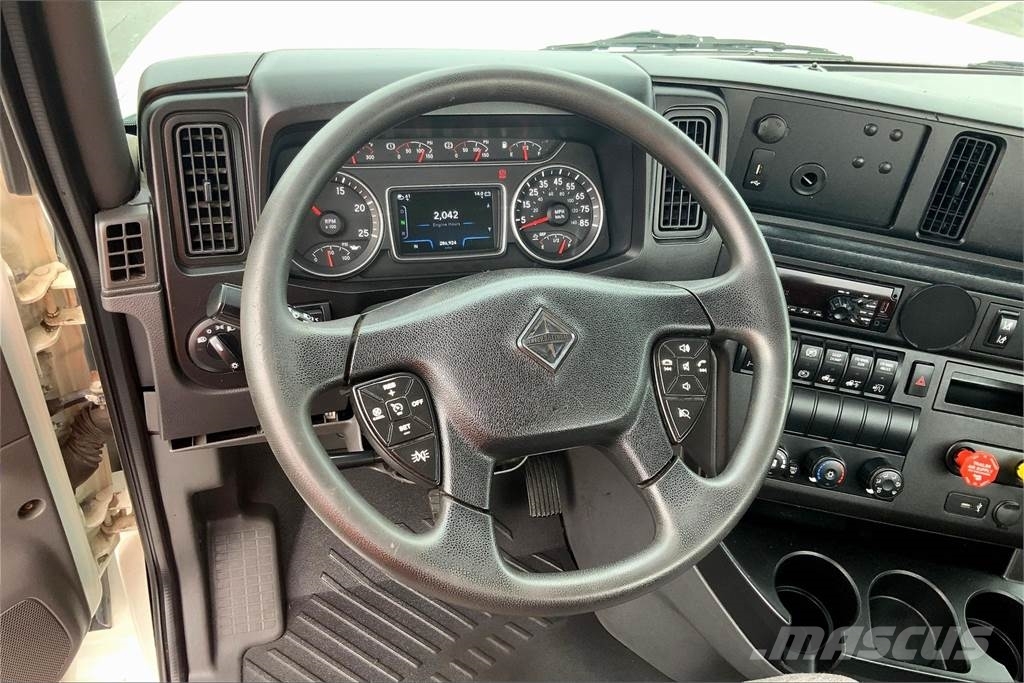 International LT625 6x4 Prime Movers