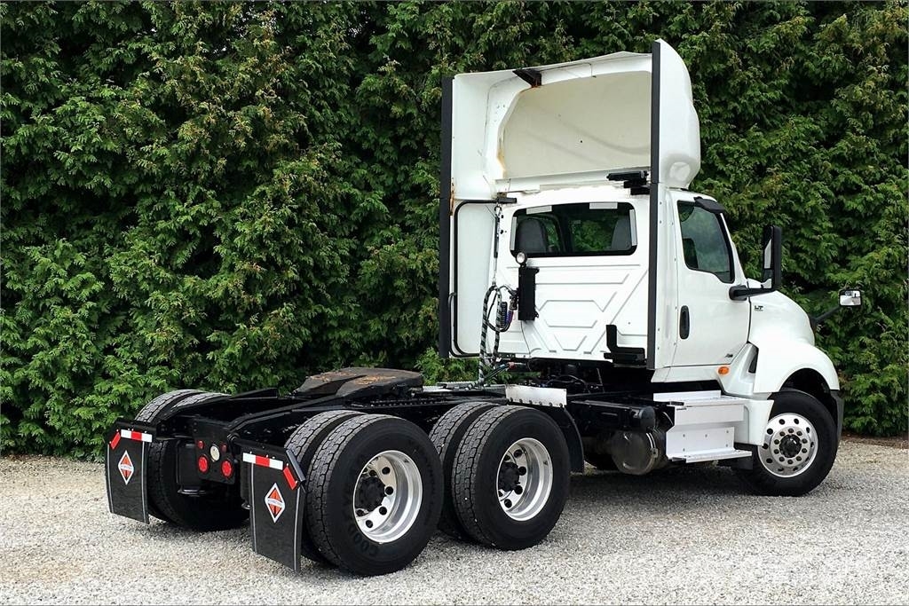 International LT625 6x4 Τράκτορες