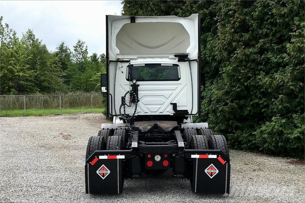 International LT625 6x4 Τράκτορες