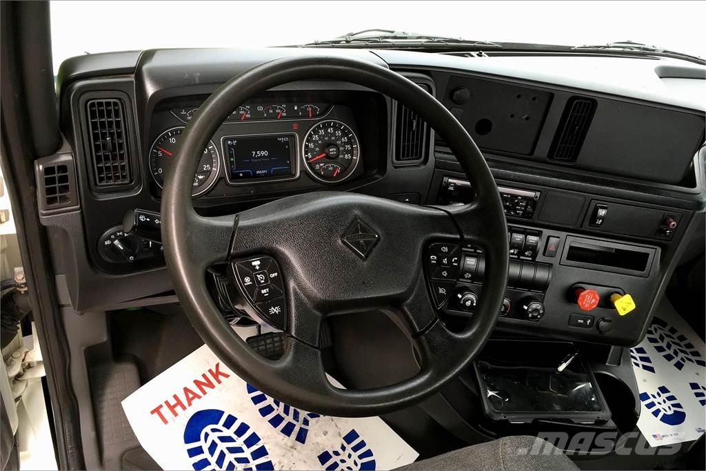 International LT625 6x4 Τράκτορες