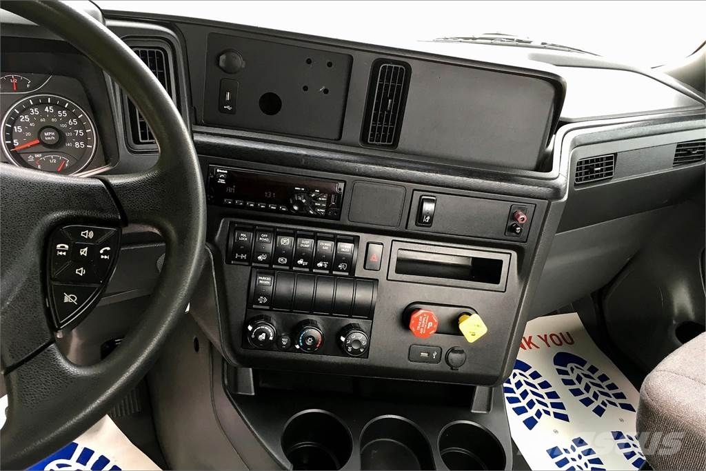 International LT625 6x4 Τράκτορες