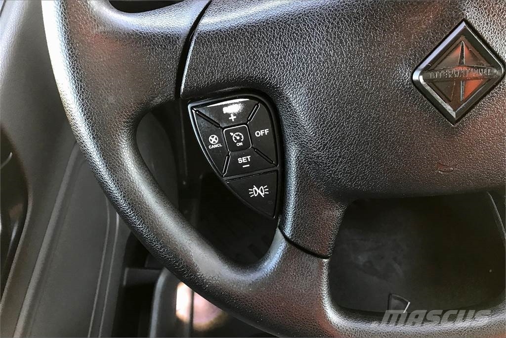 International LT625 6x4 Vetopöytäautot