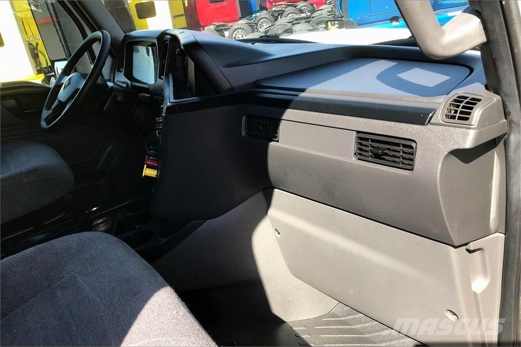 International LT625 6x4 Vetopöytäautot