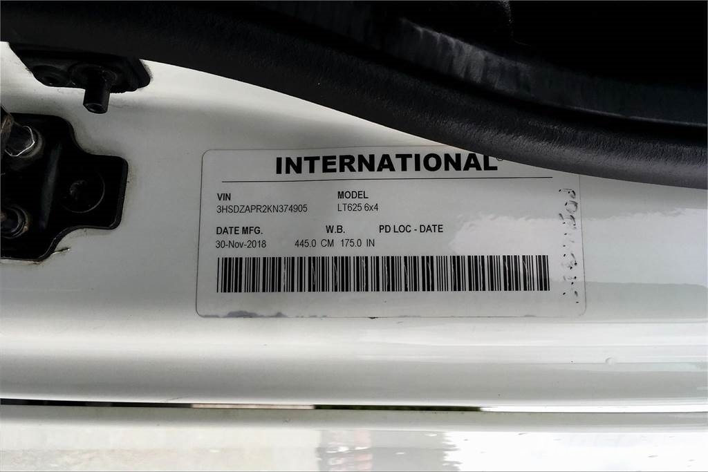 International LT625 6x4 Prime Movers