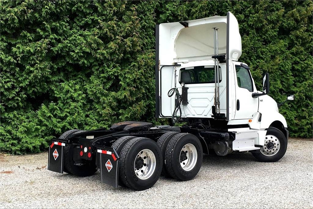 International LT625 6x4 Prime Movers
