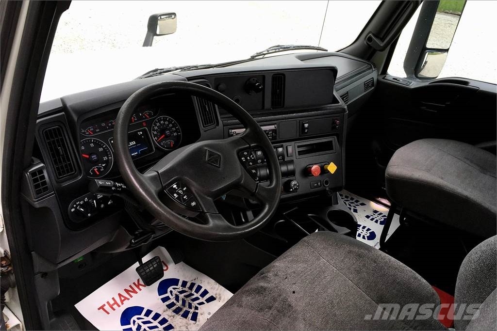 International LT625 6x4 Prime Movers