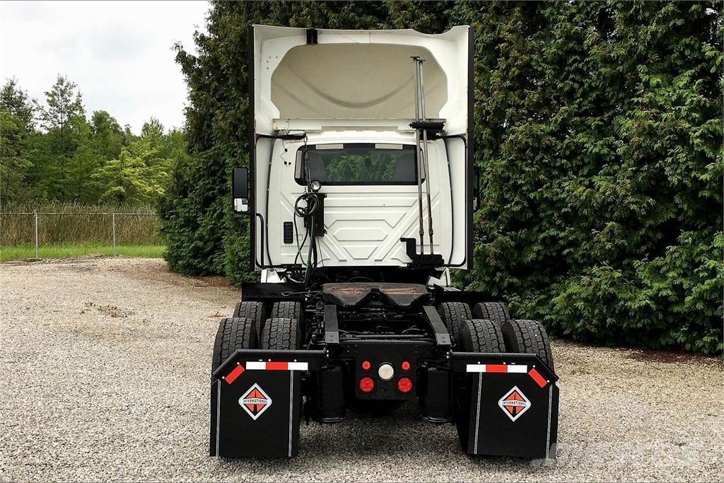 International LT625 6x4 Prime Movers