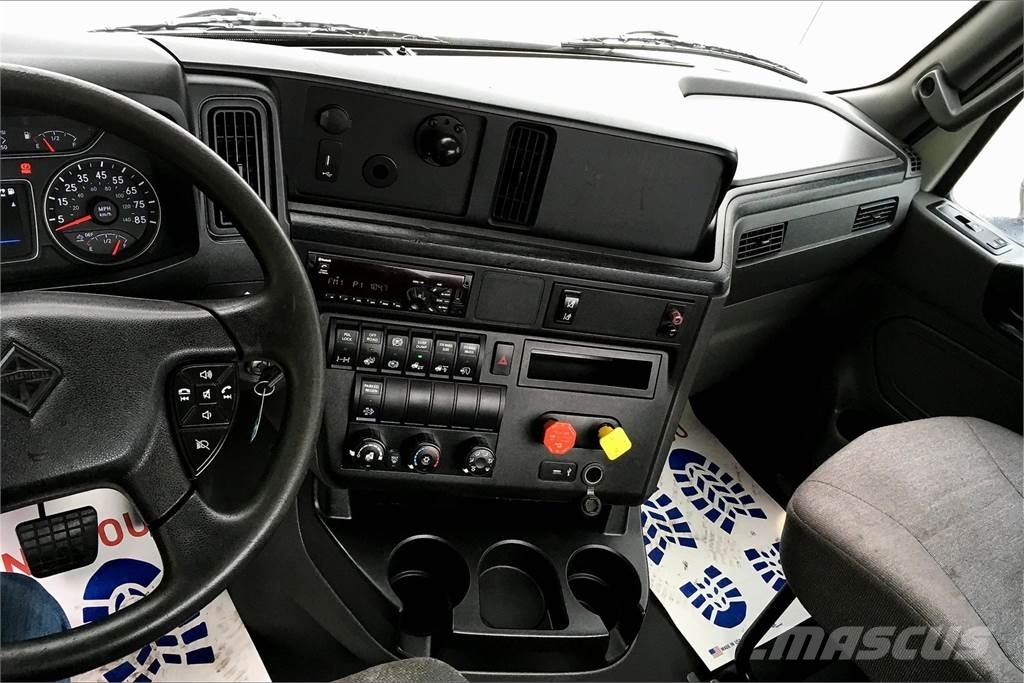 International LT625 6x4 Prime Movers