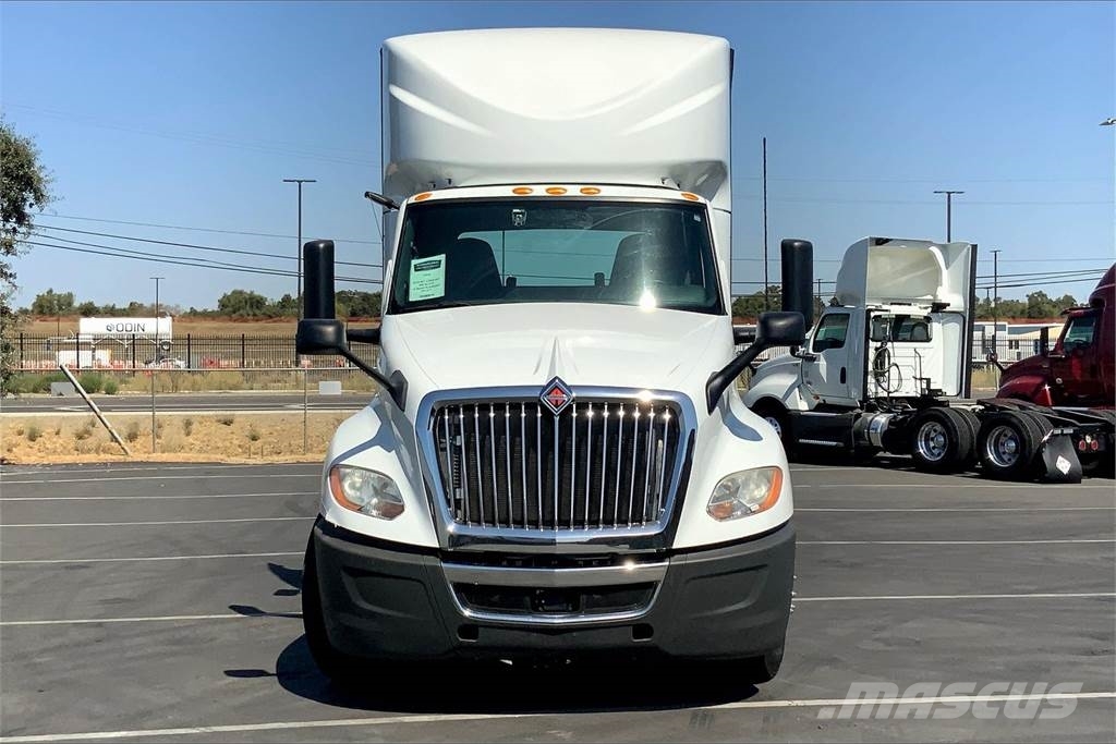International LT625 6x4 Prime Movers