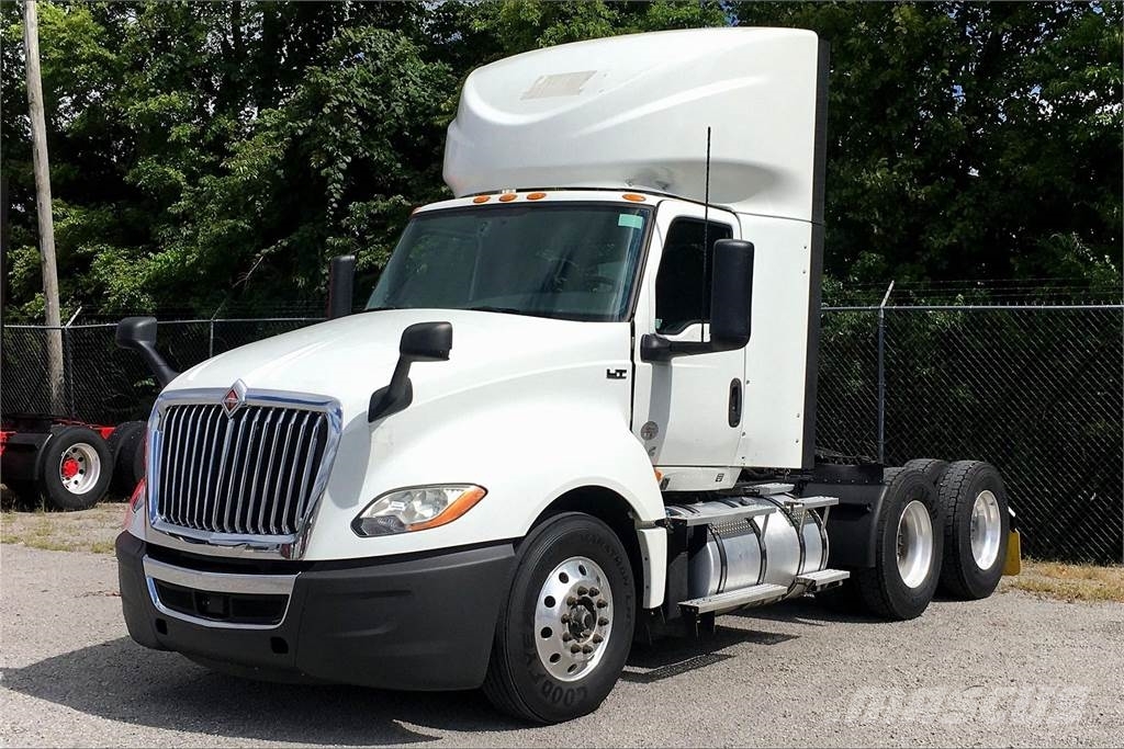 International LT625 6x4 Prime Movers