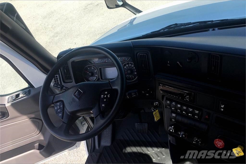 International LT625 6x4 Prime Movers