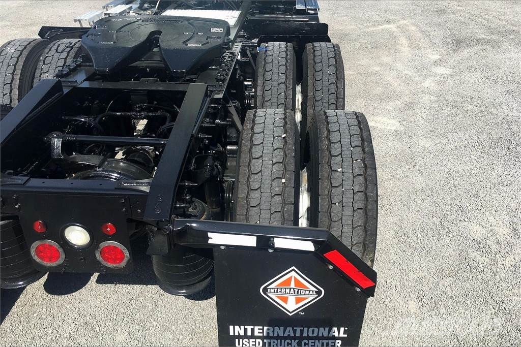 International LT625 6x4 Prime Movers