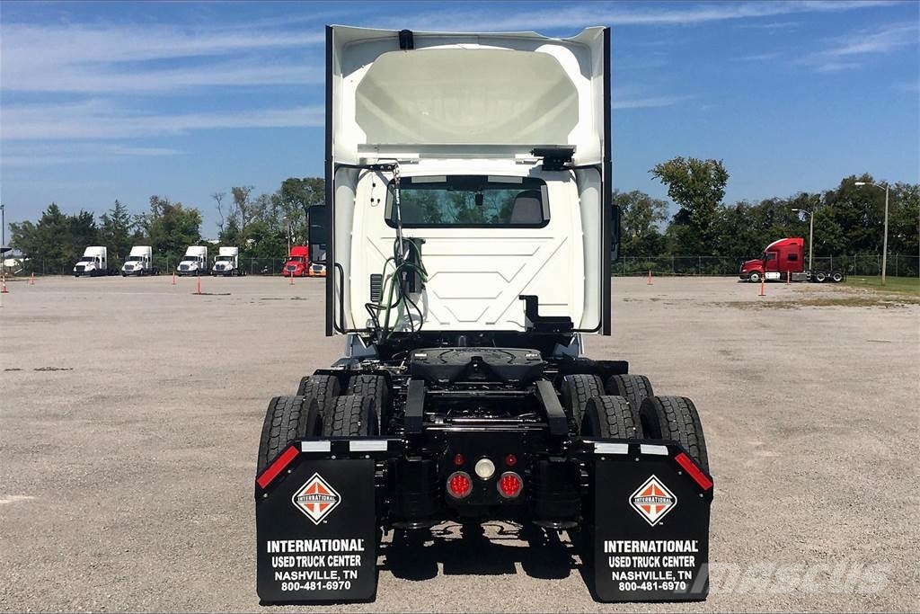 International LT625 6x4 Prime Movers