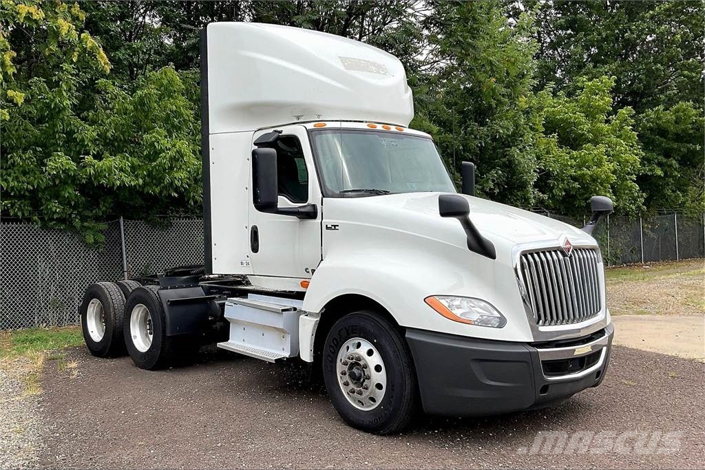 International LT625 6x4 Prime Movers