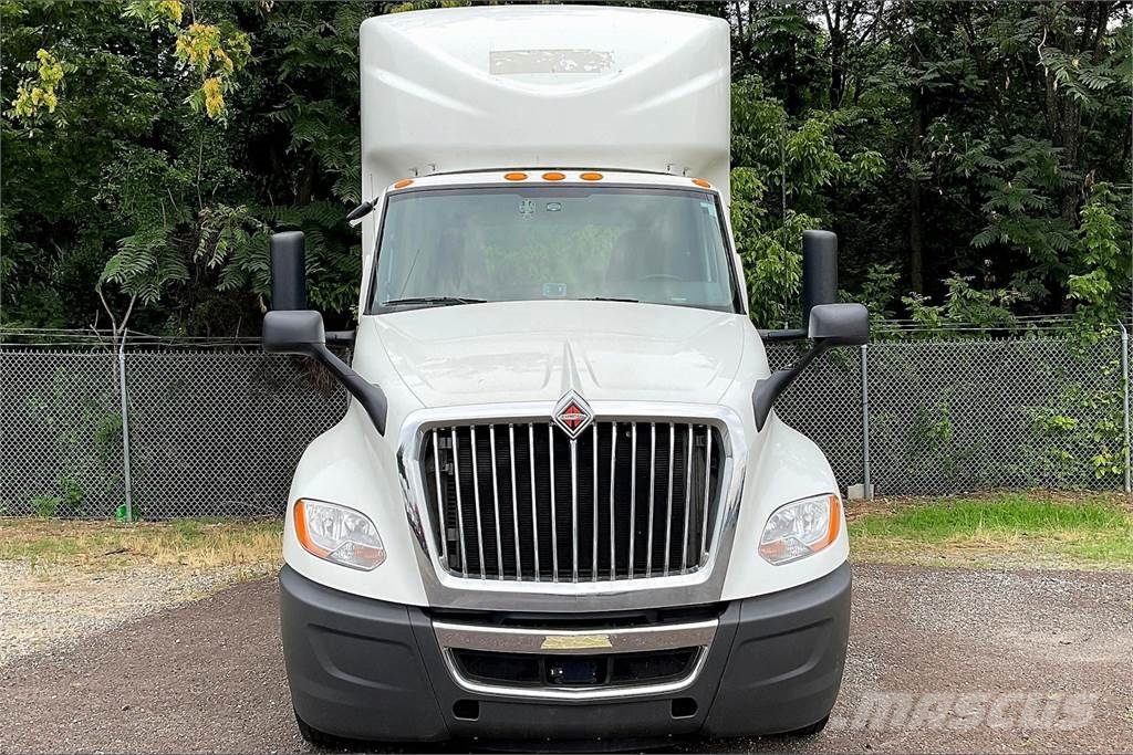 International LT625 6x4 Prime Movers