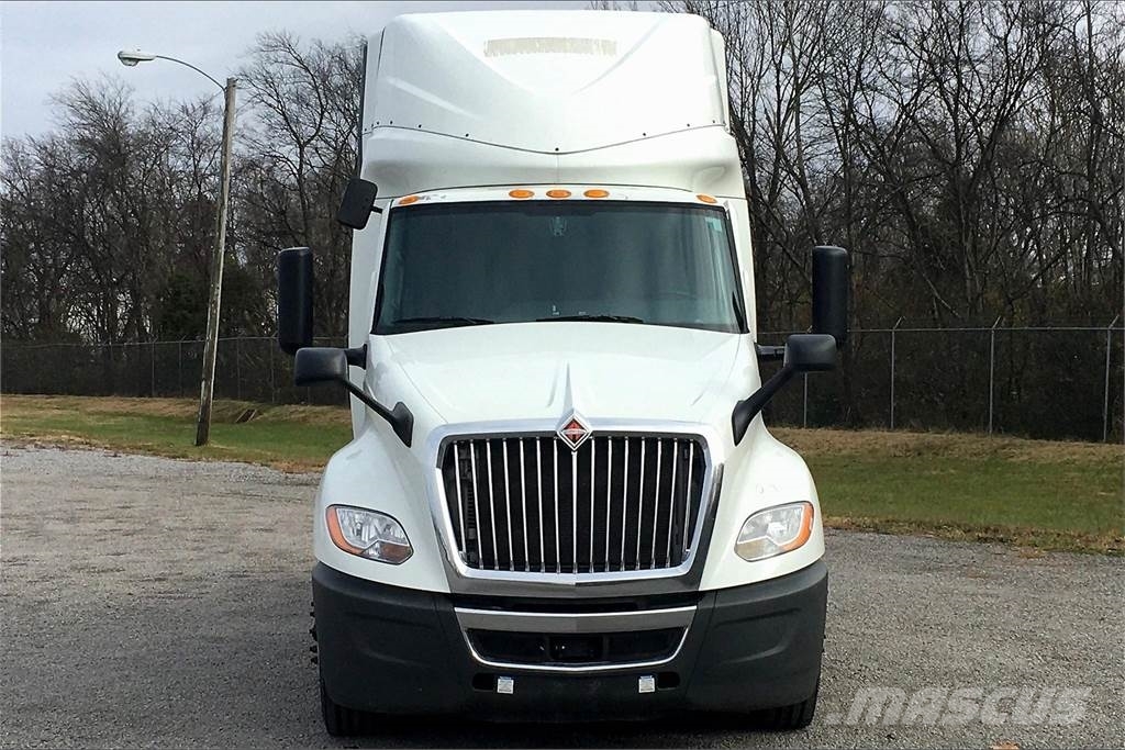 International LT625 6x4 Prime Movers