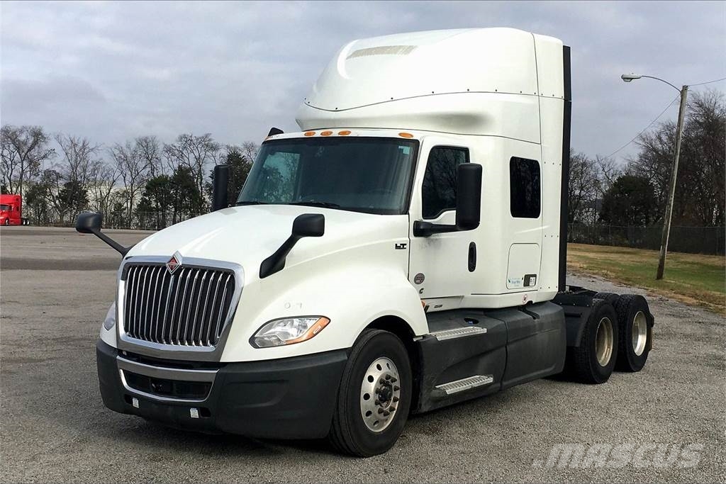International LT625 6x4 Prime Movers
