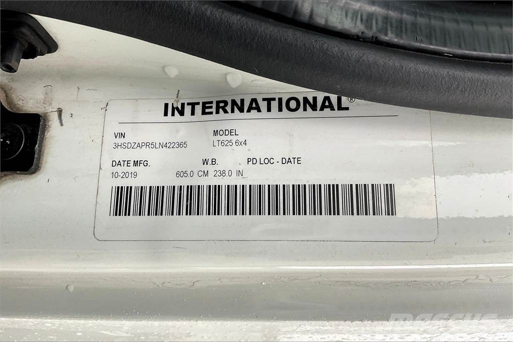 International LT625 6x4 Prime Movers