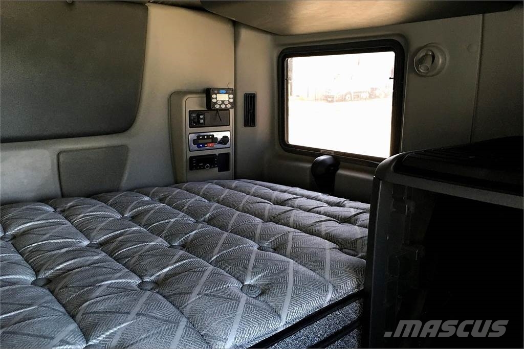 International LT625 6x4 Prime Movers