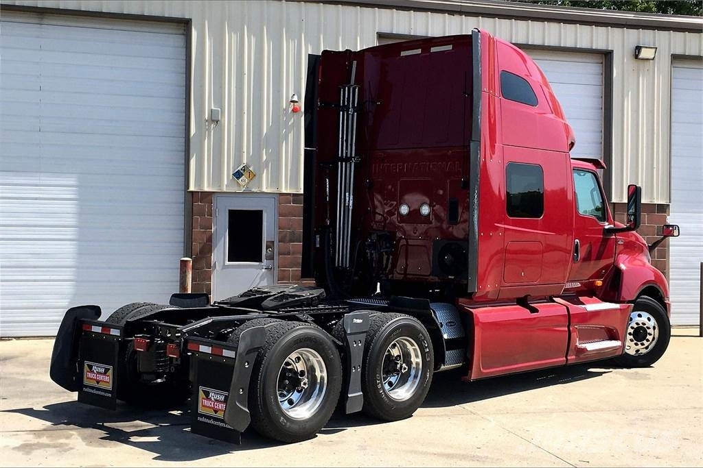 International LT625 6x4 Prime Movers