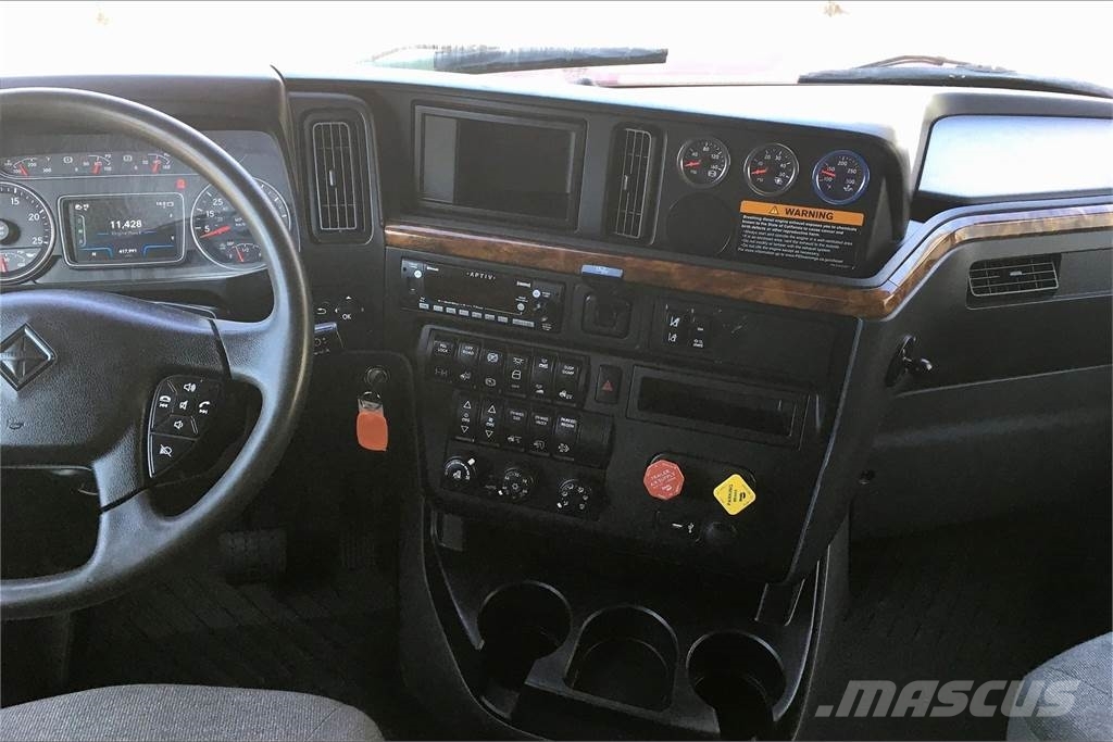 International LT625 6x4 Prime Movers