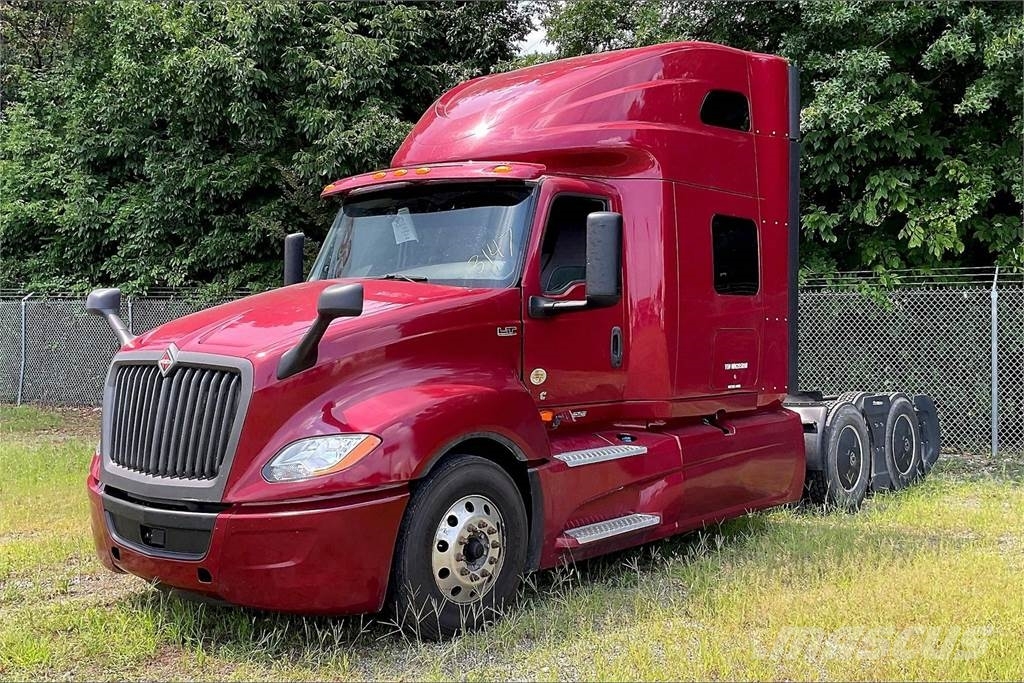 International LT625 6x4 Prime Movers