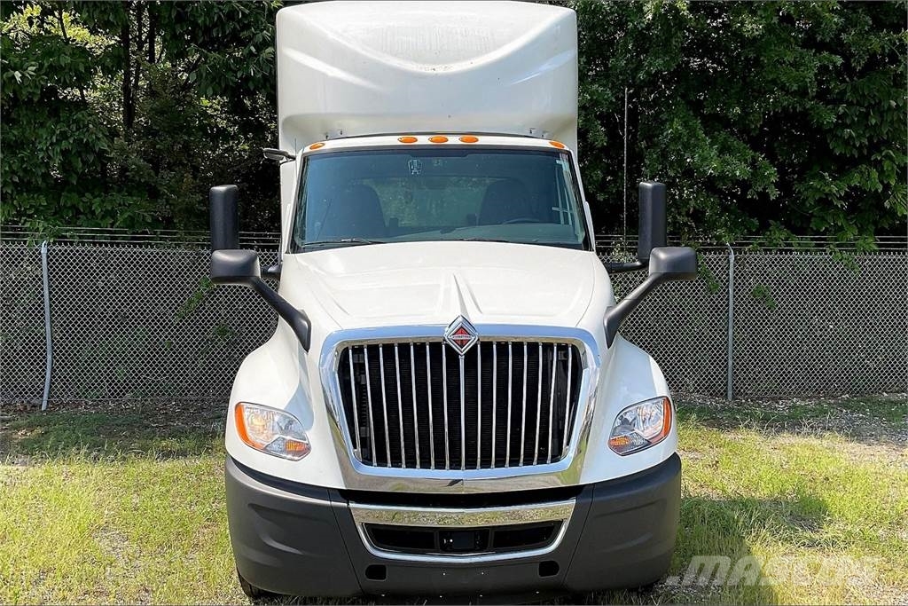 International LT625 6x4 Prime Movers