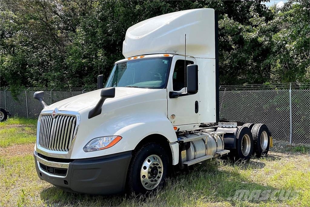 International LT625 6x4 Prime Movers
