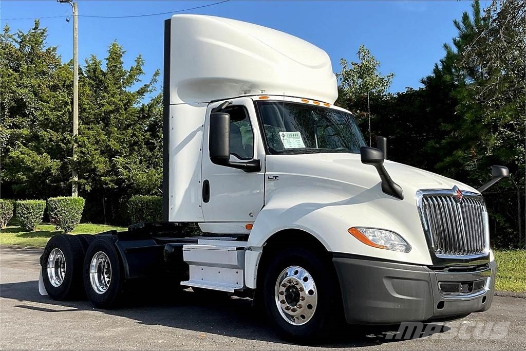 International LT625 6x4 Prime Movers