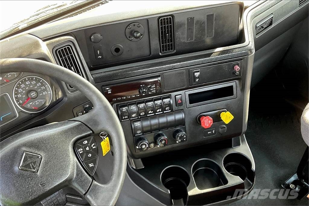 International LT625 6x4 Prime Movers