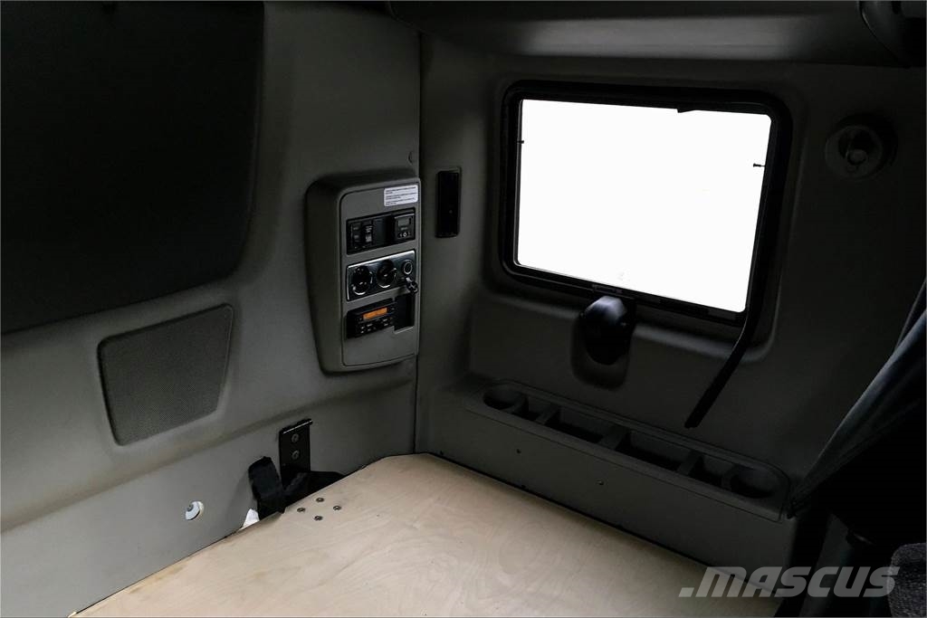 International LT625 6x4 Prime Movers