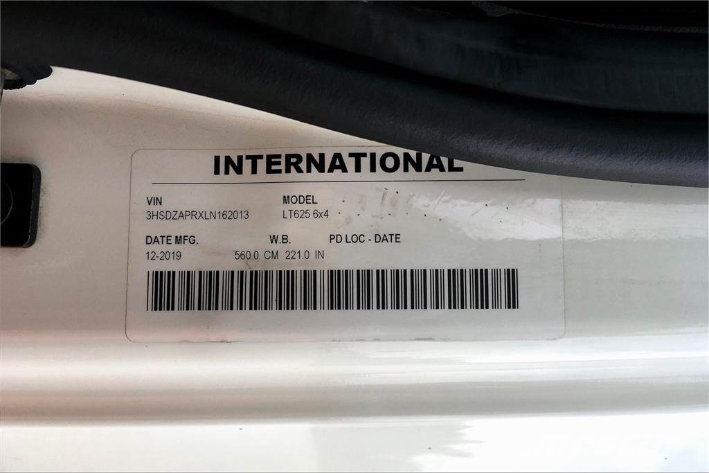 International LT625 6x4 Prime Movers