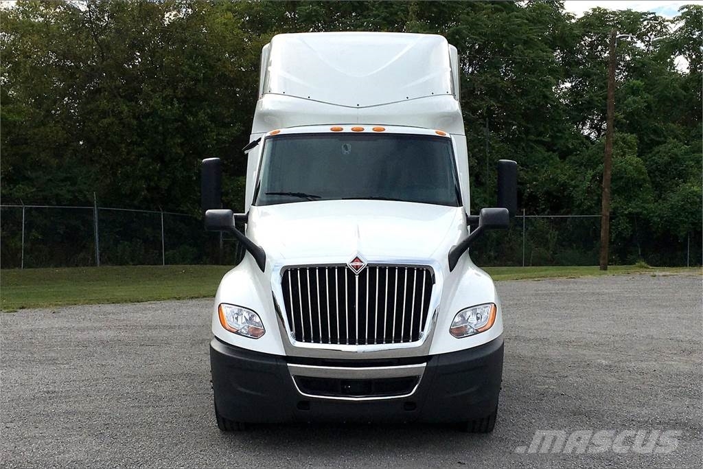 International LT625 6x4 Prime Movers