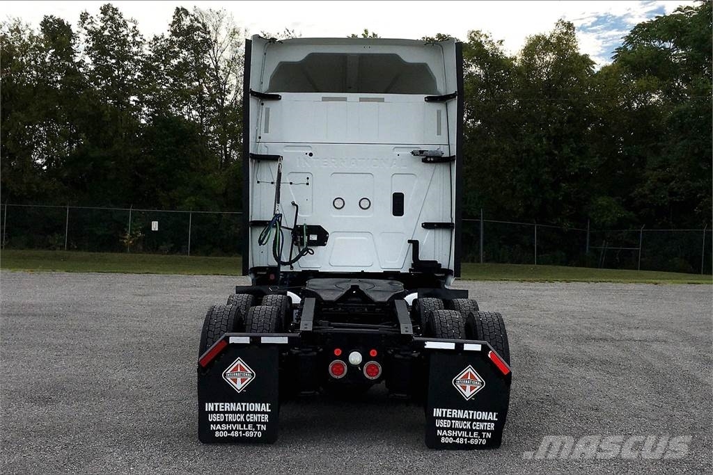 International LT625 6x4 Prime Movers