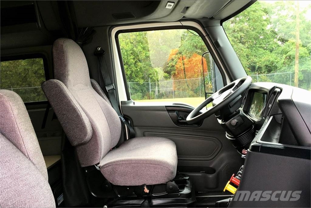 International LT625 6x4 Prime Movers