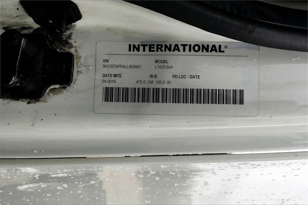 International LT625 6x4 Prime Movers