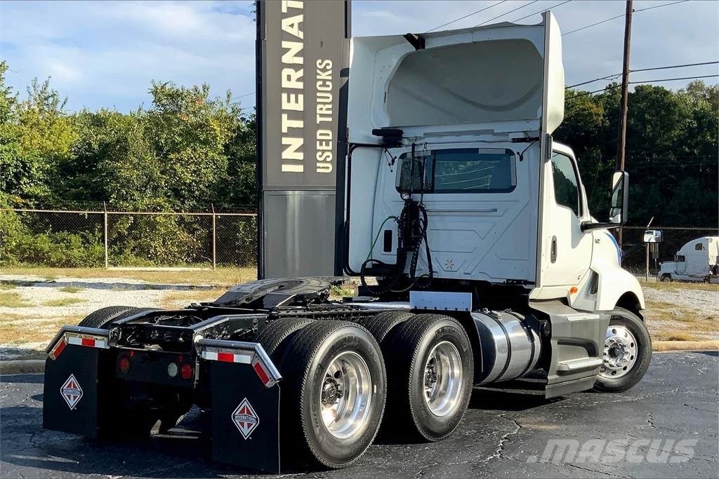 International LT625 6x4 Prime Movers