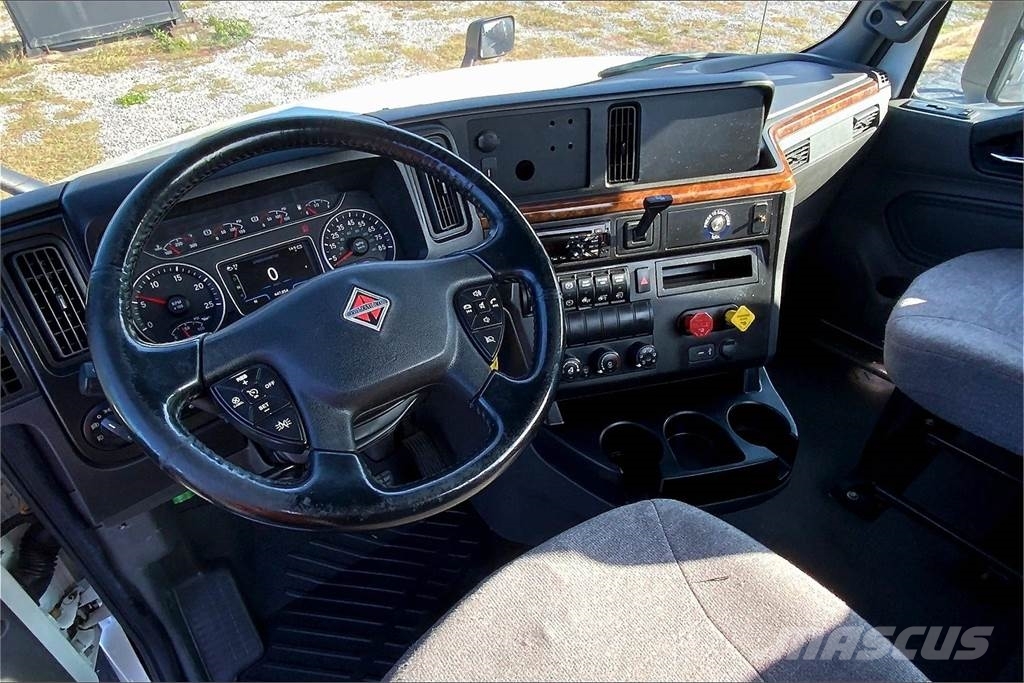 International LT625 6x4 Prime Movers
