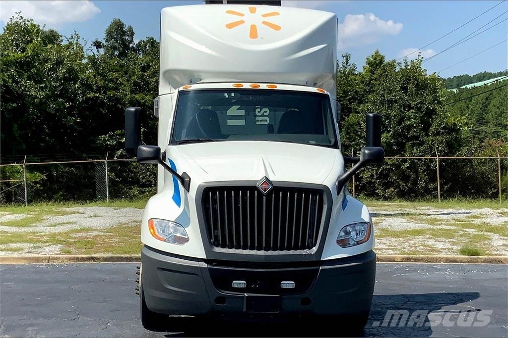 International LT625 6x4 Prime Movers