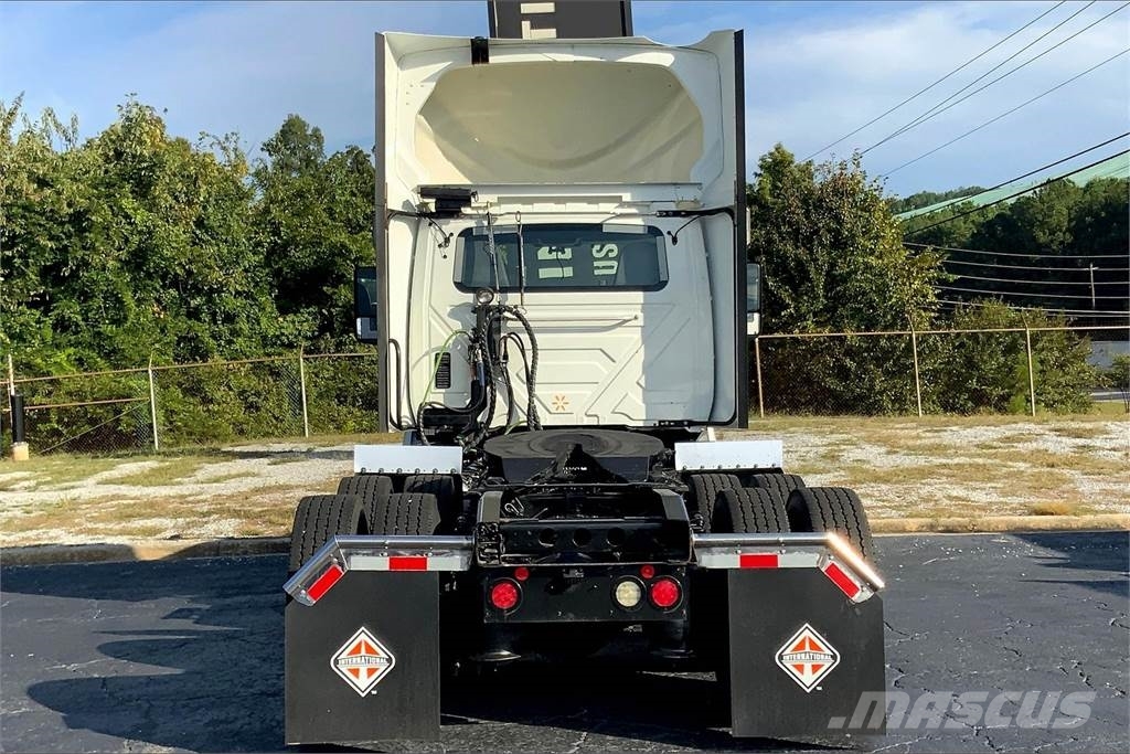 International LT625 6x4 Prime Movers