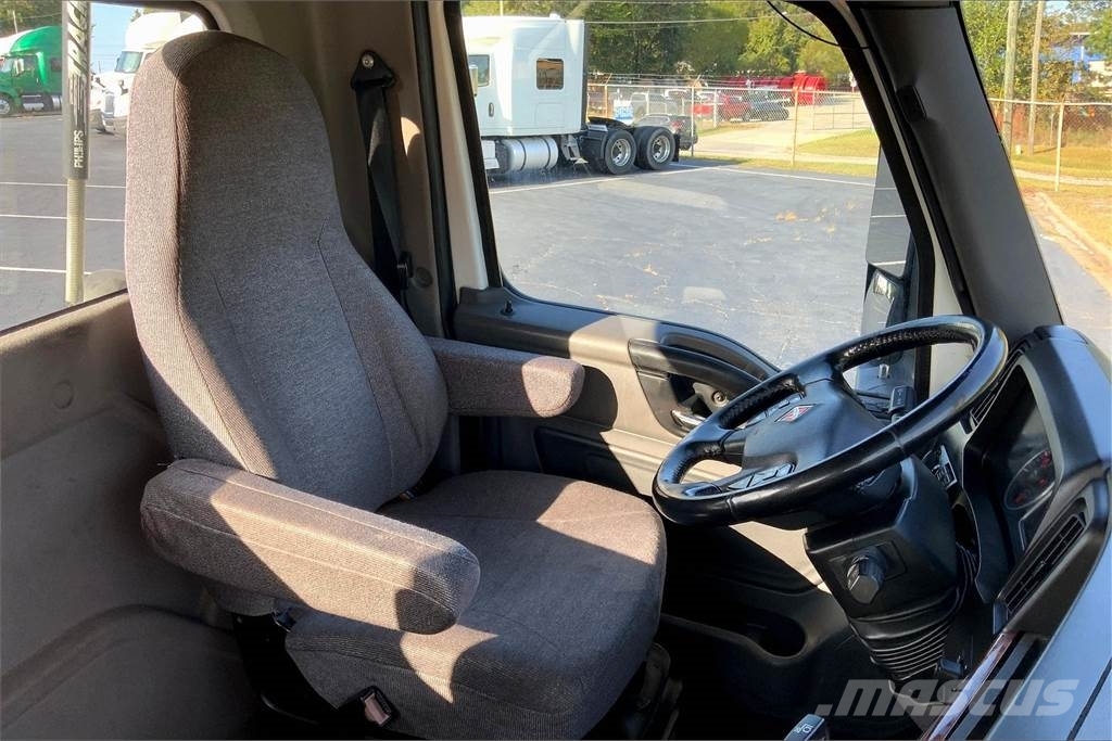 International LT625 6x4 Prime Movers